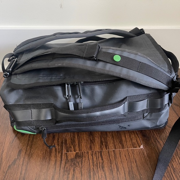 Baboon to the moon black overnight bag mini 32L - Picture 1 of 4